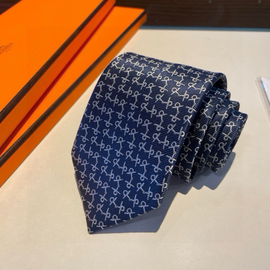 特价 爱马仕H字母男士新款领带系列👔👔，让男士可以充分展示自己个性。100%顶级斜纹真丝手工定制‼