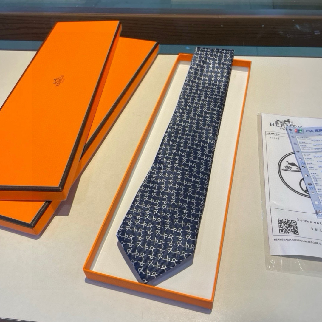 特价 爱马仕H字母男士新款领带系列👔👔，让男士可以充分展示自己个性。100%顶级斜纹真丝手工定制‼