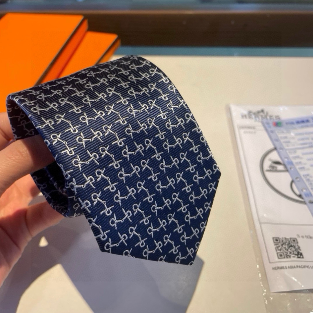 特价 爱马仕H字母男士新款领带系列👔👔，让男士可以充分展示自己个性。100%顶级斜纹真丝手工定制‼