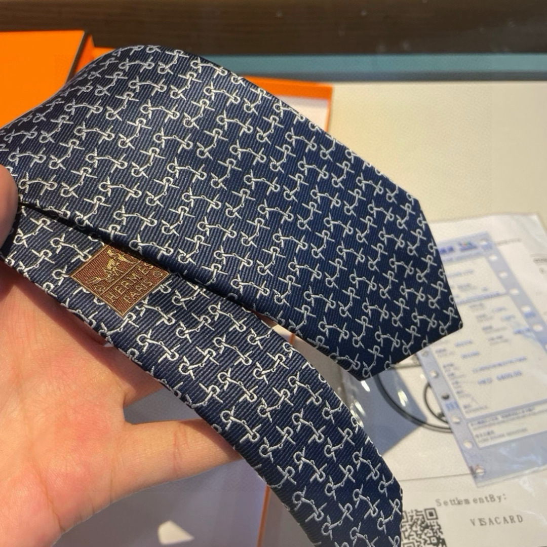 特价 爱马仕H字母男士新款领带系列👔👔，让男士可以充分展示自己个性。100%顶级斜纹真丝手工定制‼