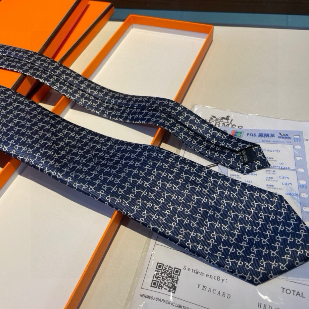 特价 爱马仕H字母男士新款领带系列👔👔，让男士可以充分展示自己个性。100%顶级斜纹真丝手工定制‼