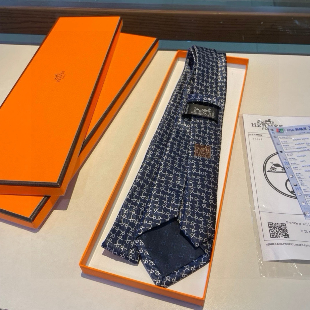 特价 爱马仕H字母男士新款领带系列👔👔，让男士可以充分展示自己个性。100%顶级斜纹真丝手工定制‼
