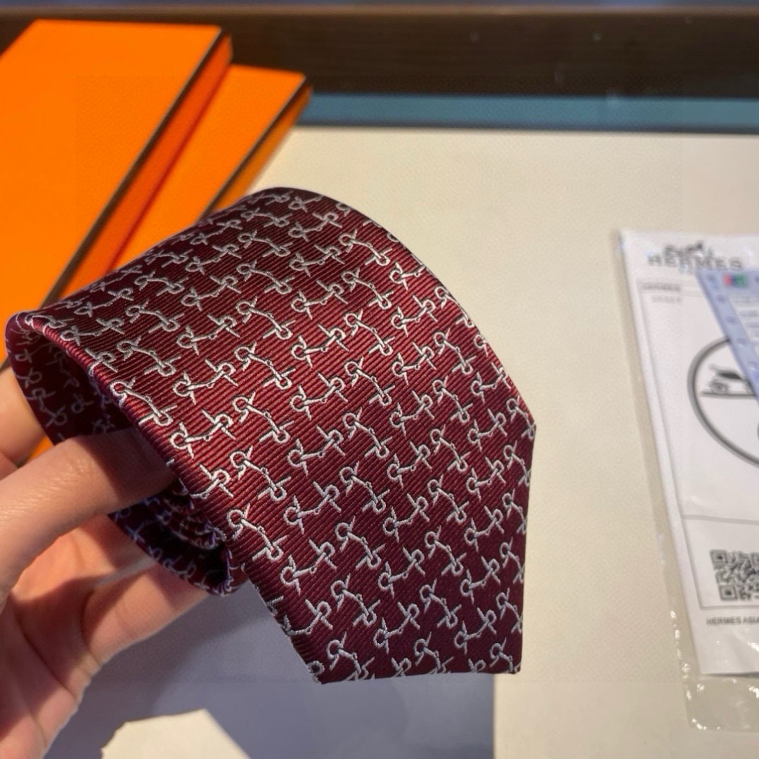 特价 爱马仕H字母男士新款领带系列👔👔，让男士可以充分展示自己个性。100%顶级斜纹真丝手工定制‼