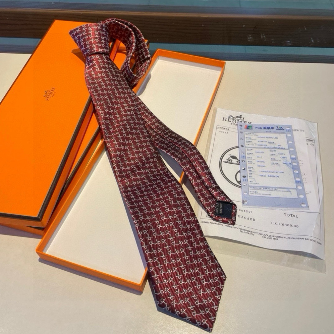 特价 爱马仕H字母男士新款领带系列👔👔，让男士可以充分展示自己个性。100%顶级斜纹真丝手工定制‼