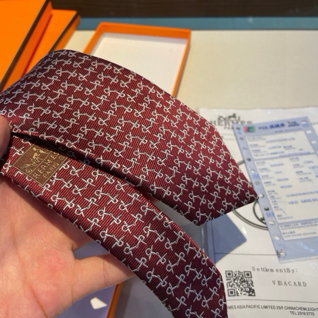 特价 爱马仕H字母男士新款领带系列👔👔，让男士可以充分展示自己个性。100%顶级斜纹真丝手工定制‼