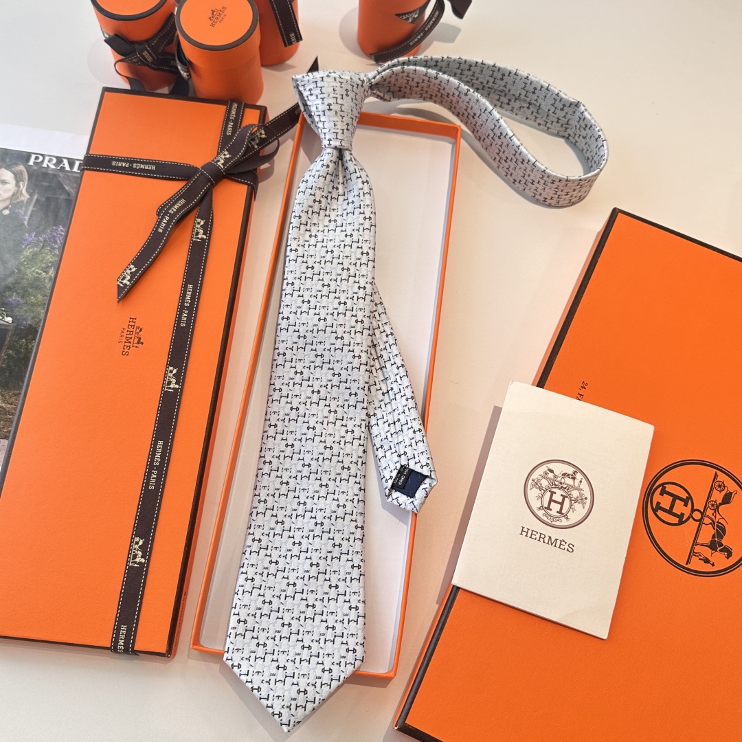 特价特 白色 男士新款领带系列【H字母领带】👔👔，稀有😻😻H家每年都有一千条不同印花的领带面世，从最初的