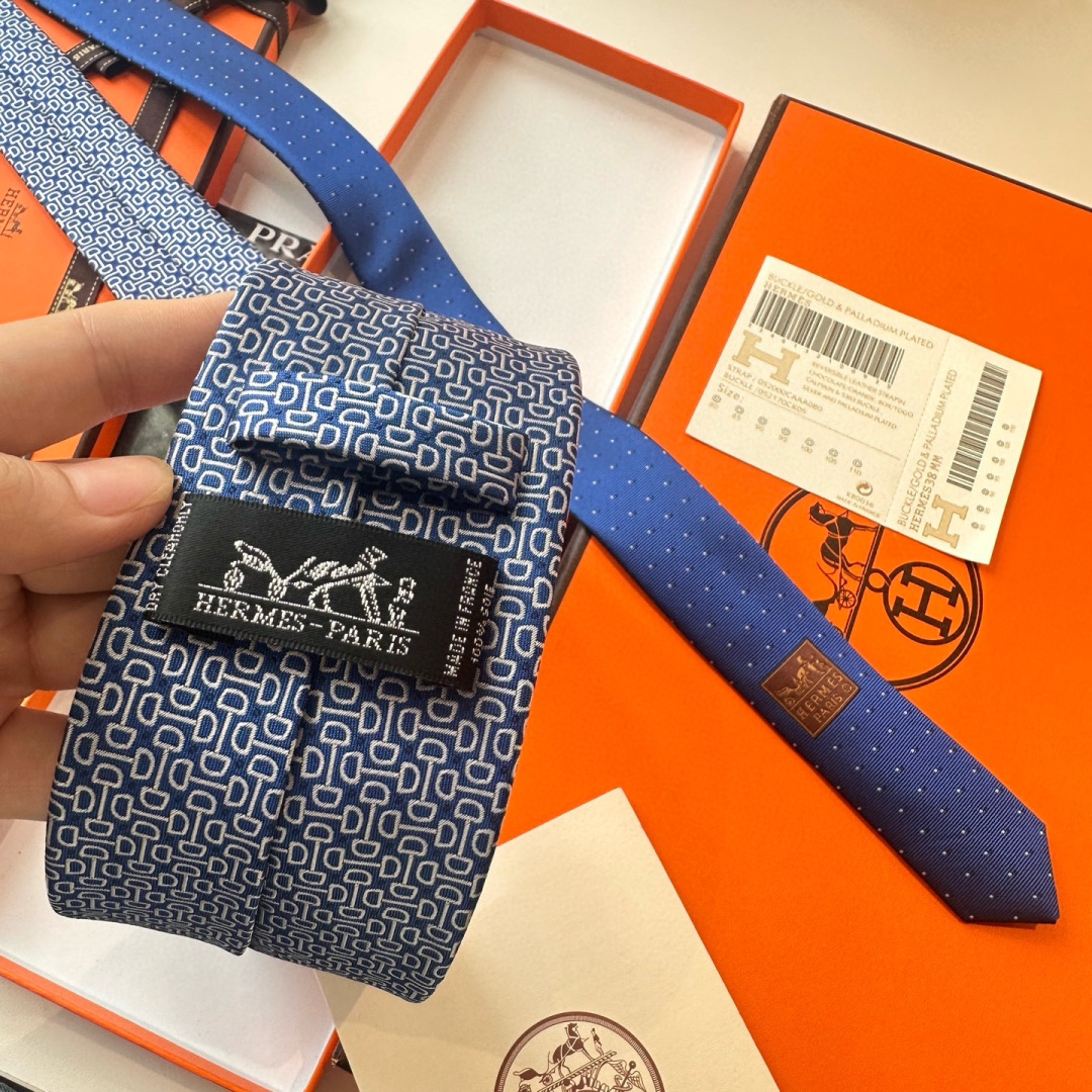 特价特 领带新款出货啦‼️‼️爱马仕男士新款领带系列👔👔，让男士可以充分展示自己个性。100%顶级斜纹真