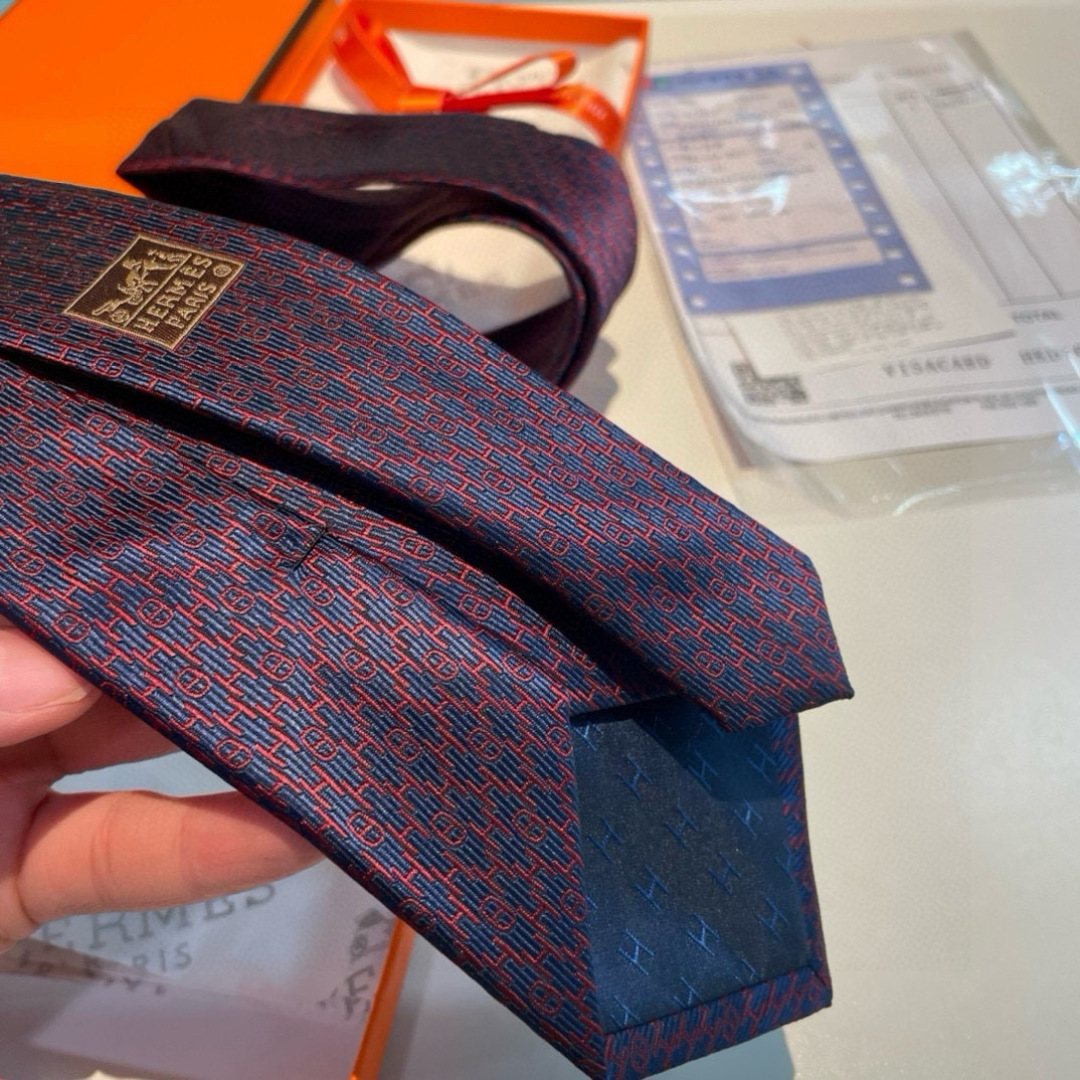 特价 爱马仕H字母男士新款领带系列👔👔，让男士可以充分展示自己个性。100%顶级斜纹真丝手工定制‼