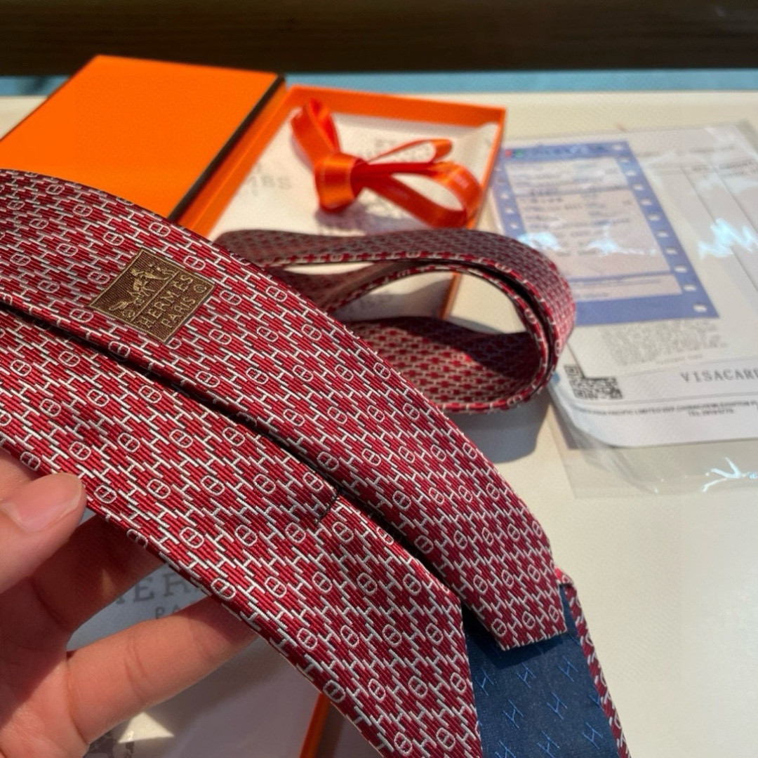 特价 爱马仕H字母男士新款领带系列👔👔，让男士可以充分展示自己个性。100%顶级斜纹真丝手工定制‼