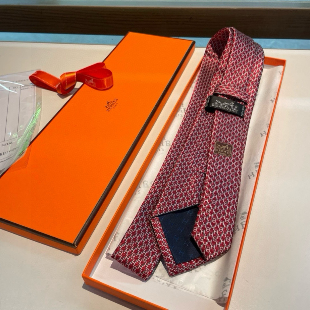 特价 爱马仕H字母男士新款领带系列👔👔，让男士可以充分展示自己个性。100%顶级斜纹真丝手工定制‼