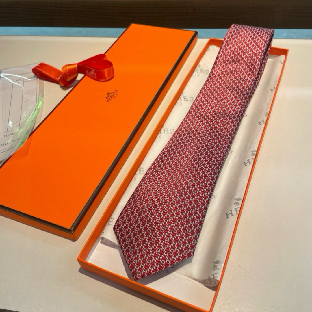 特价 爱马仕H字母男士新款领带系列👔👔，让男士可以充分展示自己个性。100%顶级斜纹真丝手工定制‼