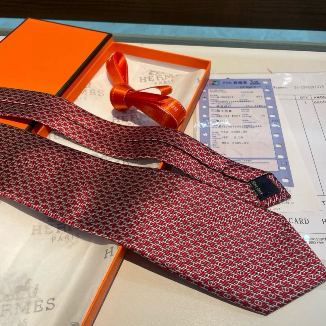 特价 爱马仕H字母男士新款领带系列👔👔，让男士可以充分展示自己个性。100%顶级斜纹真丝手工定制‼