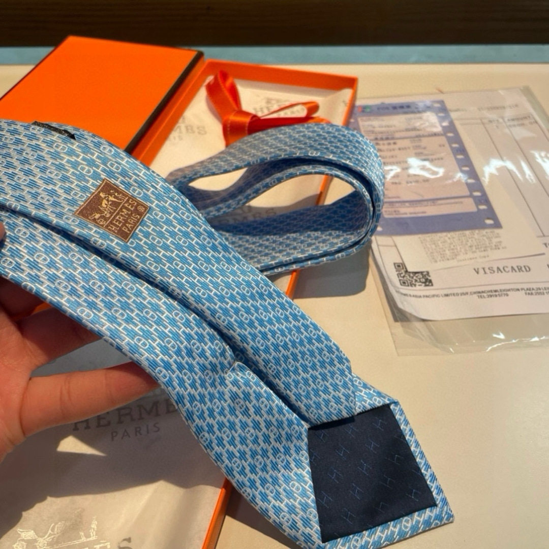 特价 爱马仕H字母男士新款领带系列👔👔，让男士可以充分展示自己个性。100%顶级斜纹真丝手工定制‼