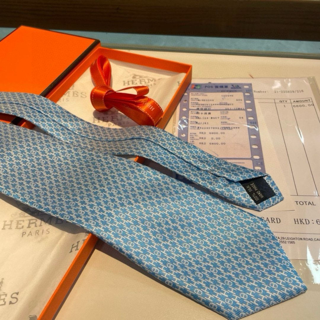 特价 爱马仕H字母男士新款领带系列👔👔，让男士可以充分展示自己个性。100%顶级斜纹真丝手工定制‼