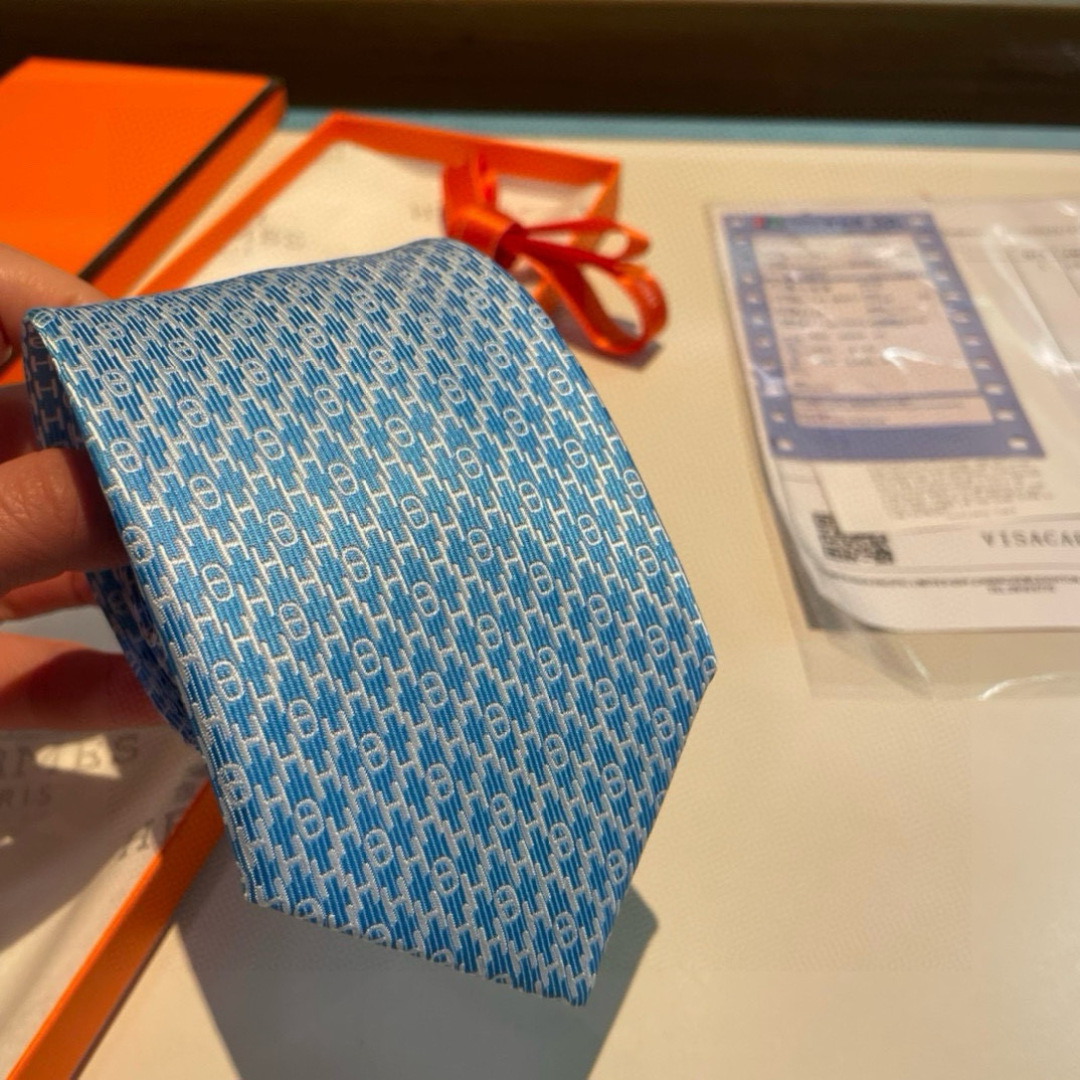 特价 爱马仕H字母男士新款领带系列👔👔，让男士可以充分展示自己个性。100%顶级斜纹真丝手工定制‼