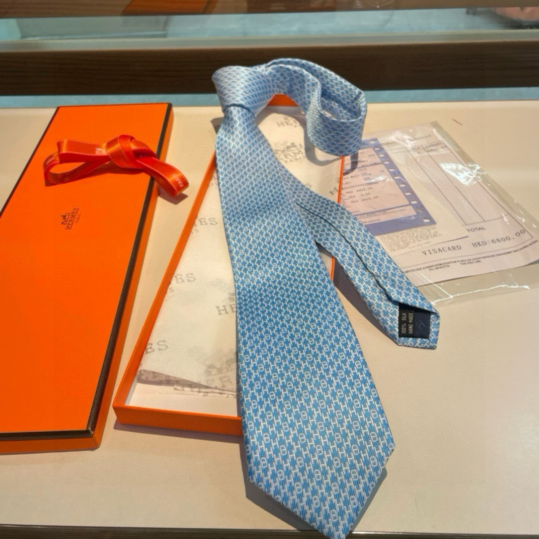 特价 爱马仕H字母男士新款领带系列👔👔，让男士可以充分展示自己个性。100%顶级斜纹真丝手工定制‼