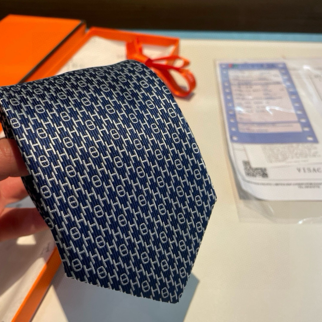 特价 爱马仕H字母男士新款领带系列👔👔，让男士可以充分展示自己个性。100%顶级斜纹真丝手工定制‼