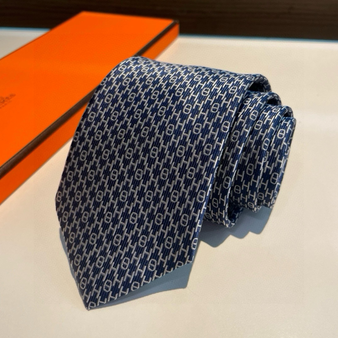 特价 爱马仕H字母男士新款领带系列👔👔，让男士可以充分展示自己个性。100%顶级斜纹真丝手工定制‼