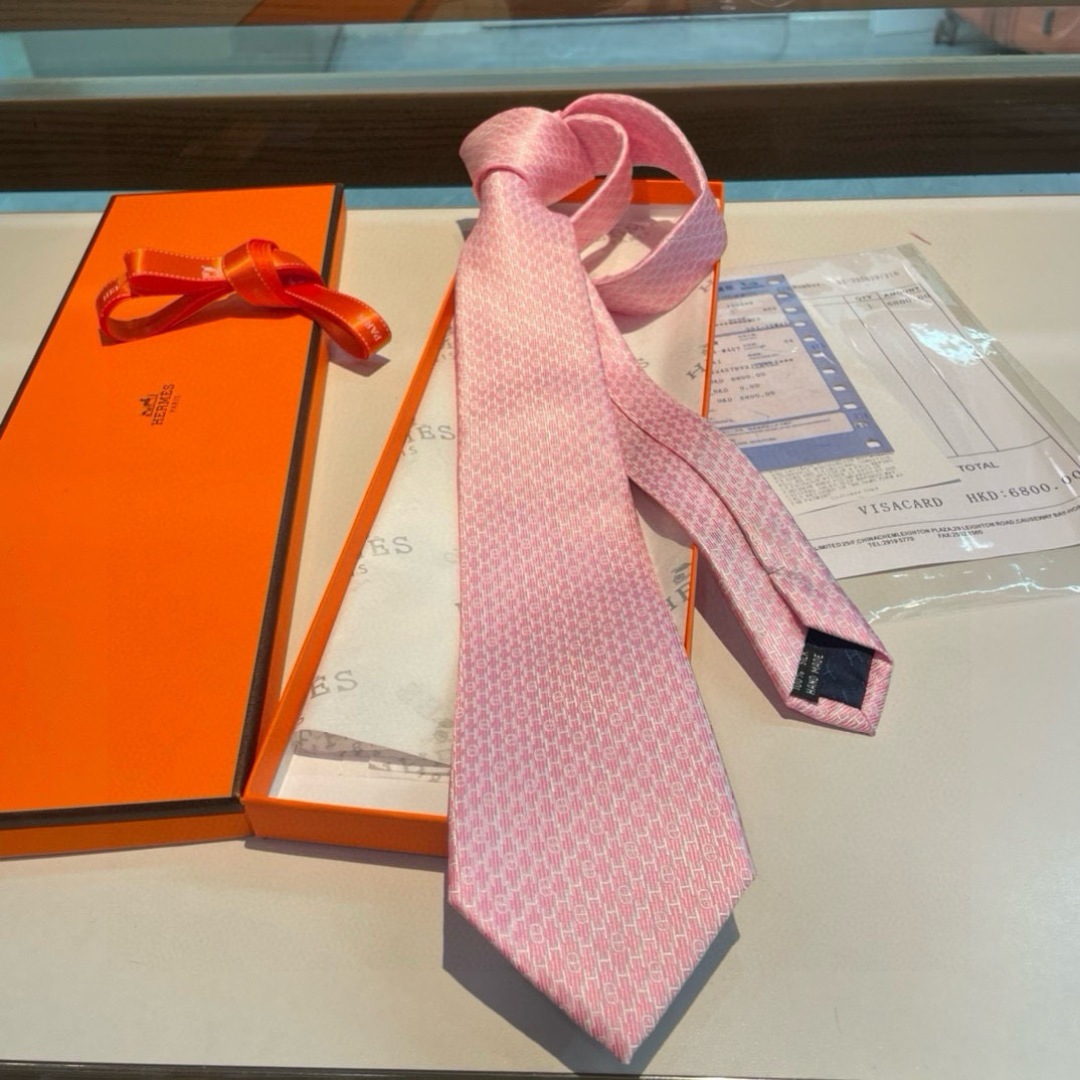 特价 爱马仕H字母男士新款领带系列👔👔，让男士可以充分展示自己个性。100%顶级斜纹真丝手工定制‼