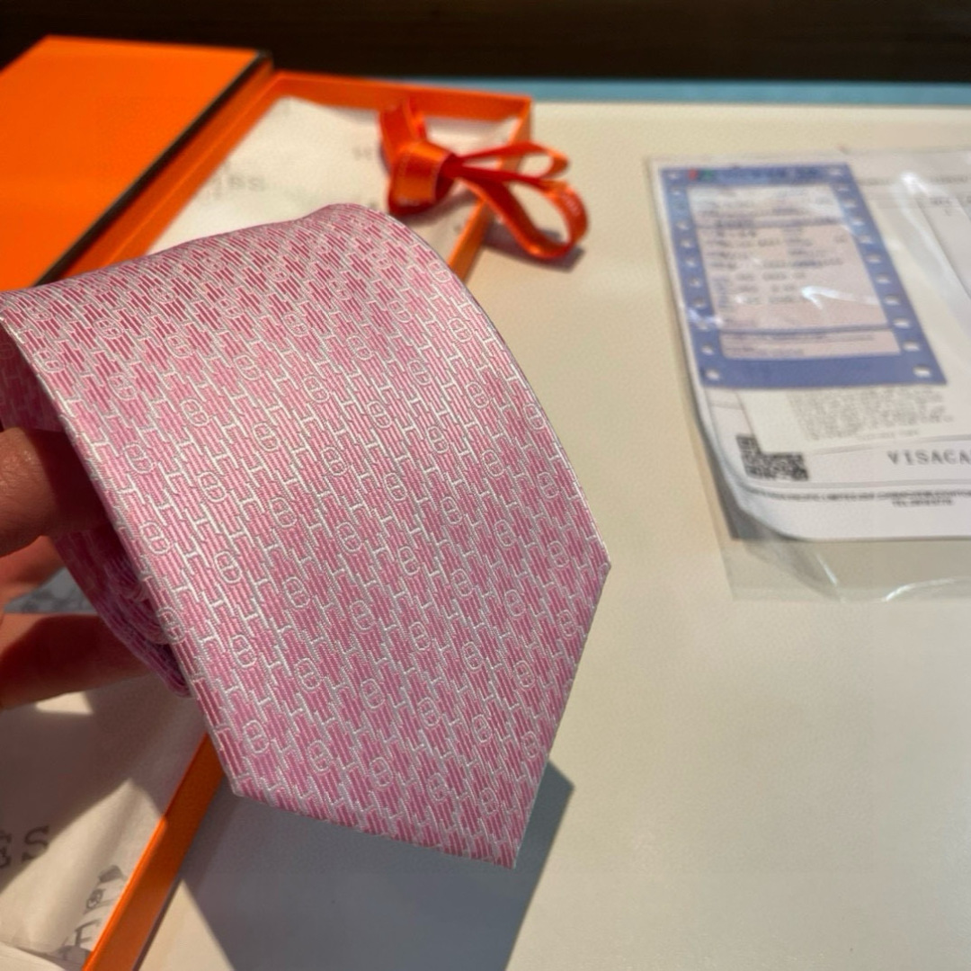 特价 爱马仕H字母男士新款领带系列👔👔，让男士可以充分展示自己个性。100%顶级斜纹真丝手工定制‼