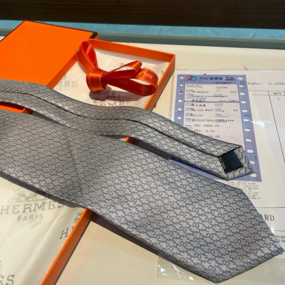 特价 爱马仕H字母男士新款领带系列👔👔，让男士可以充分展示自己个性。100%顶级斜纹真丝手工定制‼