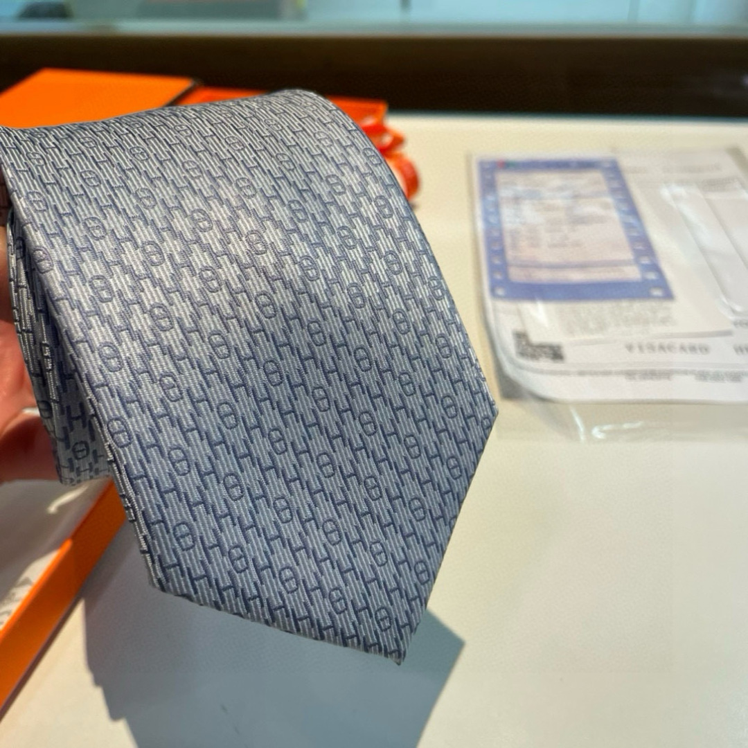 特价 爱马仕H字母男士新款领带系列👔👔，让男士可以充分展示自己个性。100%顶级斜纹真丝手工定制‼