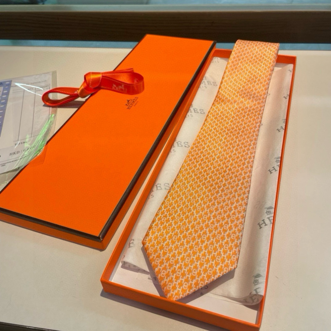 特价 爱马仕H字母男士新款领带系列👔👔，让男士可以充分展示自己个性。100%顶级斜纹真丝手工定制‼