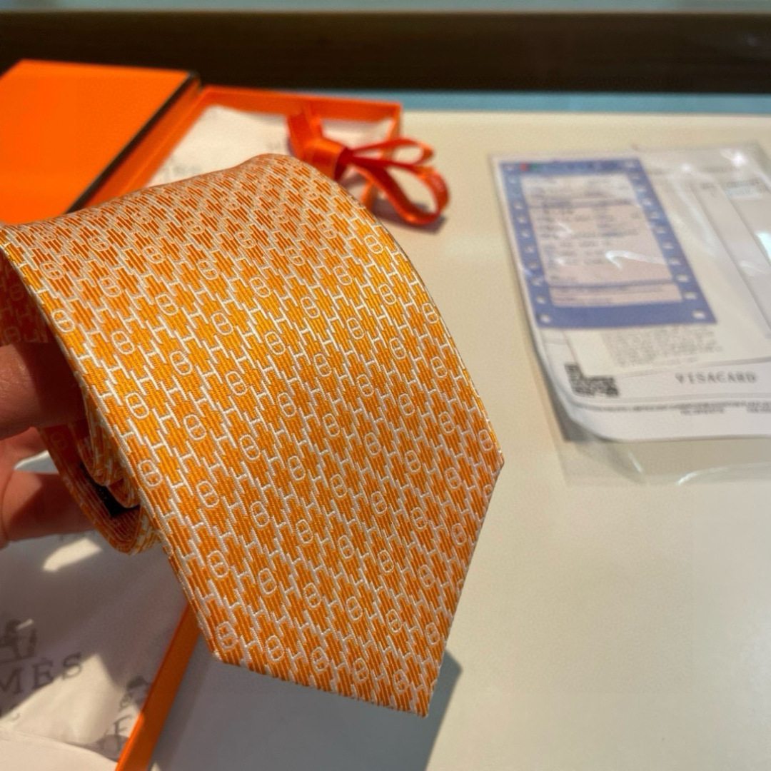 特价 爱马仕H字母男士新款领带系列👔👔，让男士可以充分展示自己个性。100%顶级斜纹真丝手工定制‼