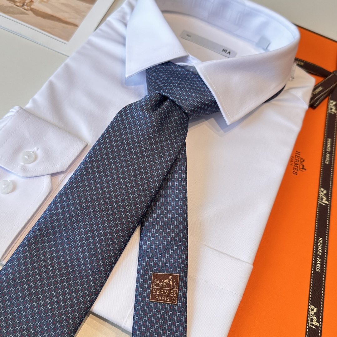 特价 男士新款领带系列【H圆点领带】👔👔，稀有😻😻H家每年都有一千条不同印花的领带面世，从最初的多以几何