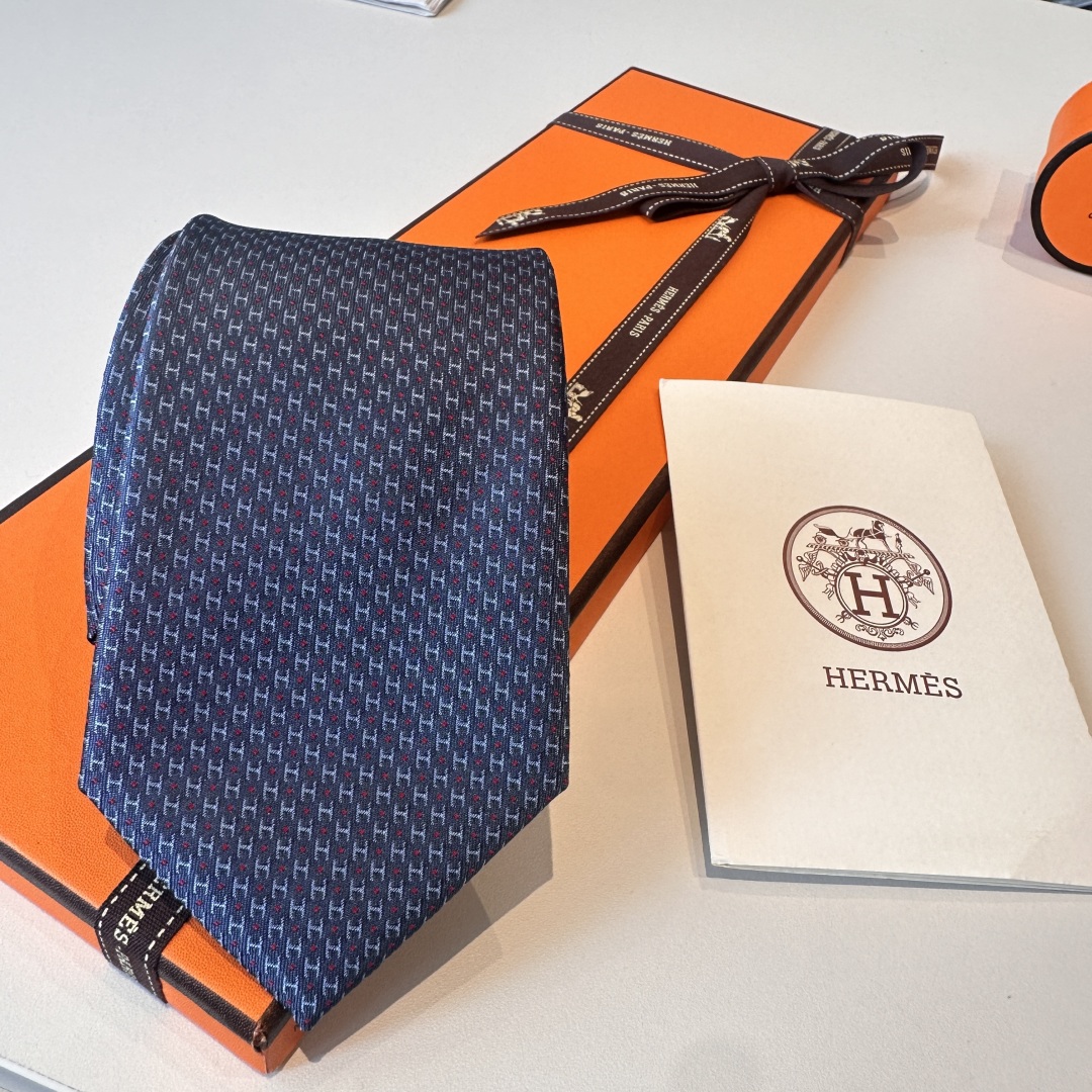 特价 男士新款领带系列【H圆点领带】👔👔，稀有😻😻H家每年都有一千条不同印花的领带面世，从最初的多以几何