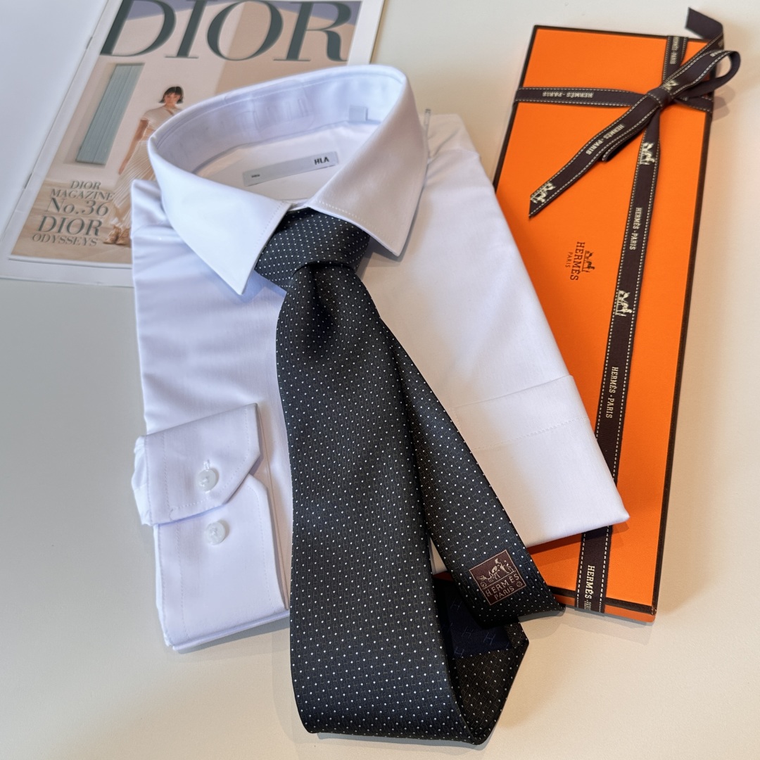 特价 男士新款领带系列【H圆点领带】👔👔，稀有😻😻H家每年都有一千条不同印花的领带面世，从最初的多以几何