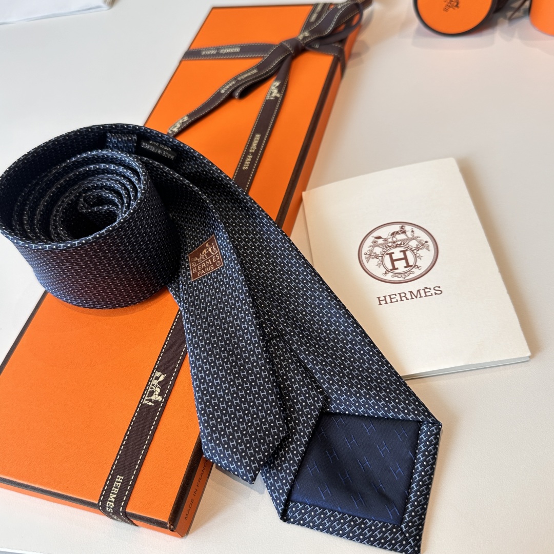 特价 男士新款领带系列【H圆点领带】👔👔，稀有😻😻H家每年都有一千条不同印花的领带面世，从最初的多以几何