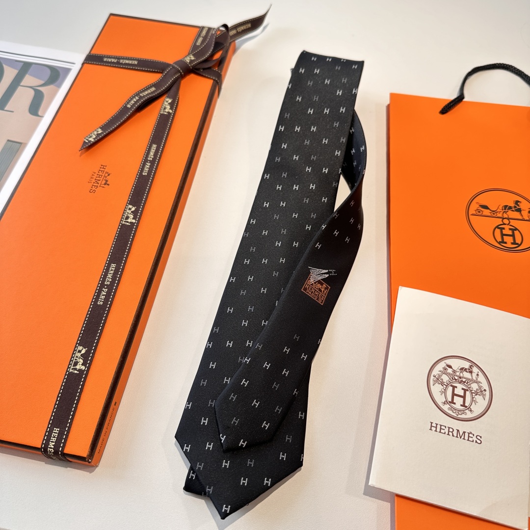 特价特 爱马仕男士新款领带系列👔👔，稀有H家每年都有一千条不同印花的领带面世，从最初的多以几何图案表现骑