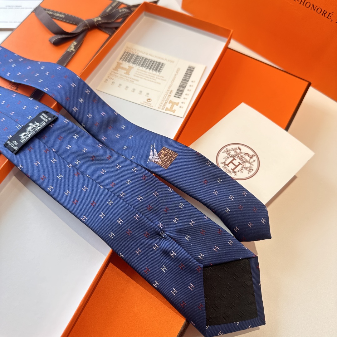 特价特 爱马仕男士新款领带系列👔👔，稀有H家每年都有一千条不同印花的领带面世，从最初的多以几何图案表现骑