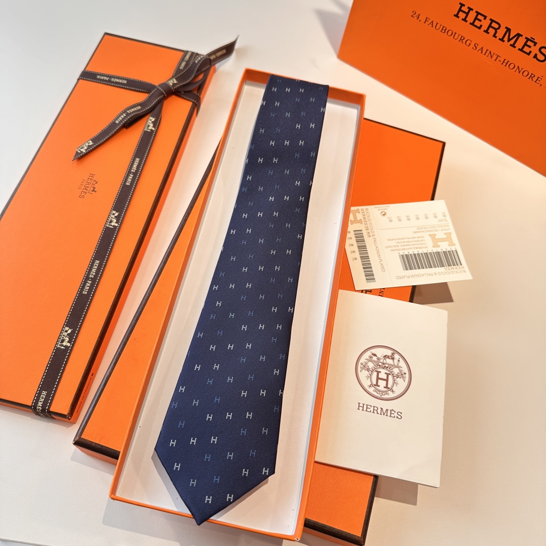 特价特 爱马仕男士新款领带系列👔👔，稀有H家每年都有一千条不同印花的领带面世，从最初的多以几何图案表现骑