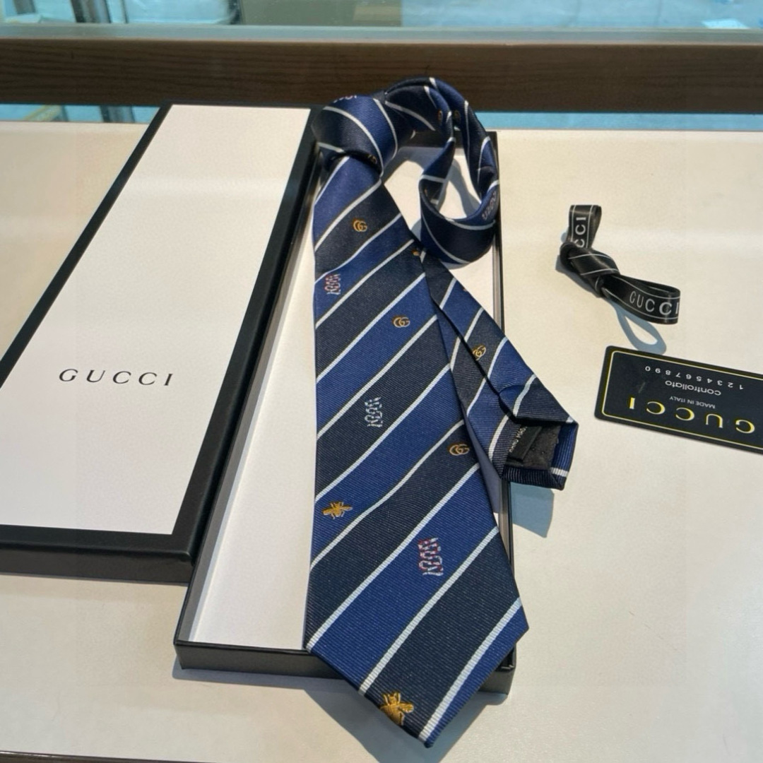 特价 G家男士领带系列👔👔，稀有🐝🐝展现精湛手工与时尚优雅的理想选择，这款领带将标志性的主题动物小蜜蜂与