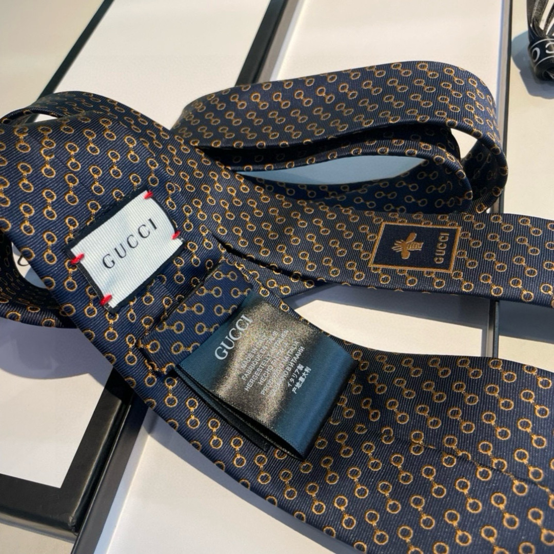 特价 G家专柜新款 男士领带👔👔，稀有采用经典小G LOGO提花展现精湛手工与时尚优雅的理想选择，这款领