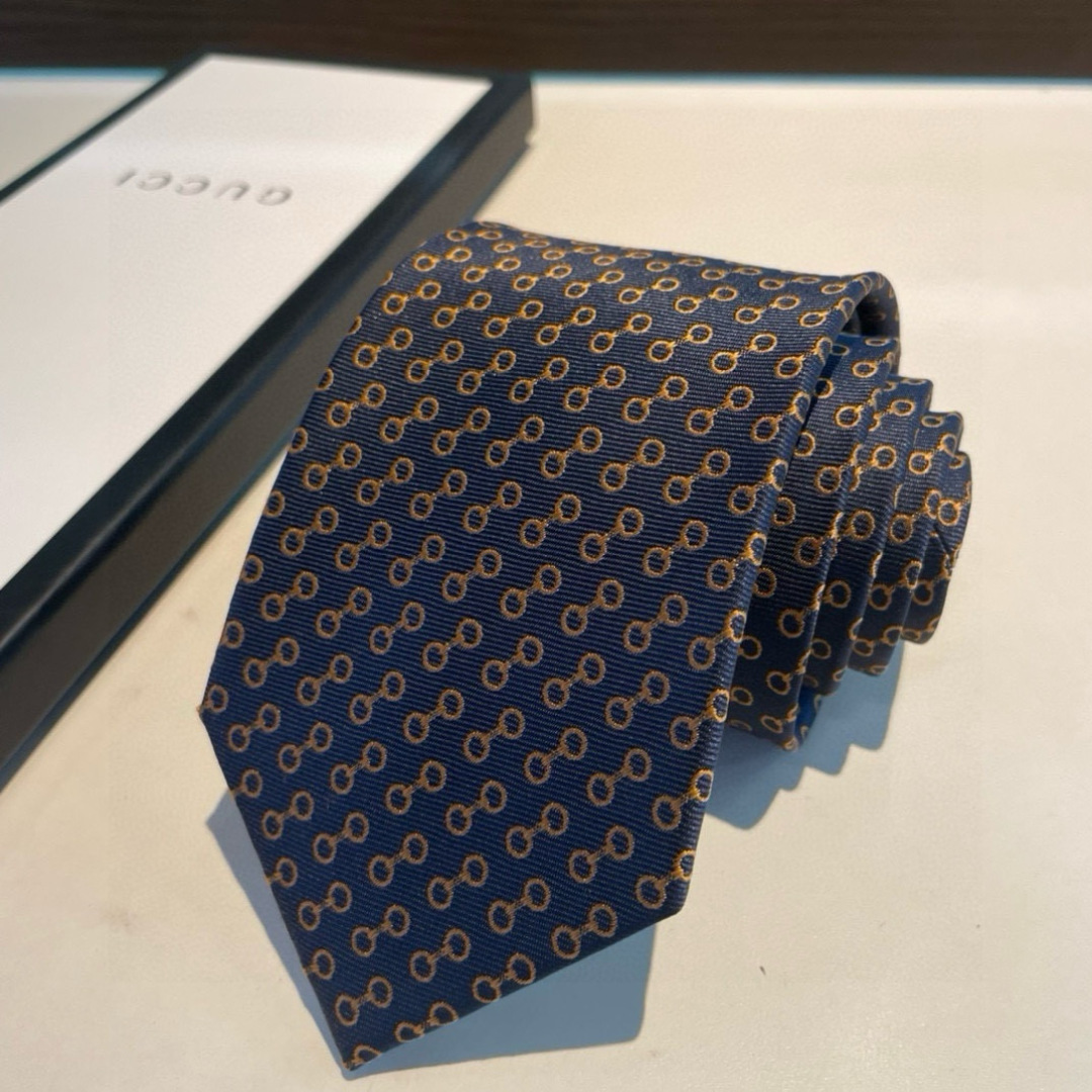 特价 G家专柜新款 男士领带👔👔，稀有采用经典小G LOGO提花展现精湛手工与时尚优雅的理想选择，这款领