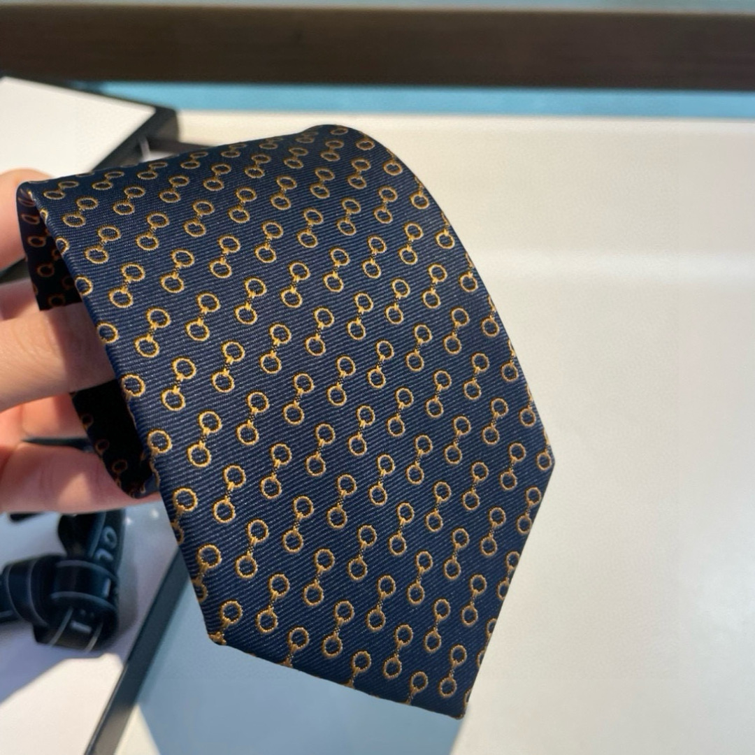 特价 G家专柜新款 男士领带👔👔，稀有采用经典小G LOGO提花展现精湛手工与时尚优雅的理想选择，这款领
