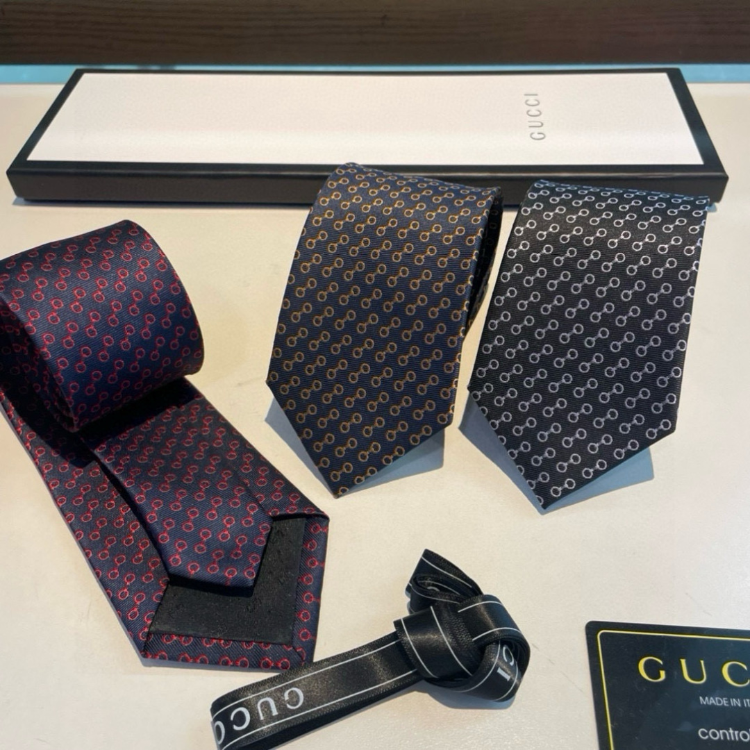 特价 G家专柜新款 男士领带👔👔，稀有采用经典小G LOGO提花展现精湛手工与时尚优雅的理想选择，这款领