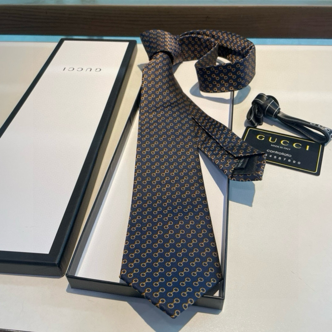 特价 G家专柜新款 男士领带👔👔，稀有采用经典小G LOGO提花展现精湛手工与时尚优雅的理想选择，这款领