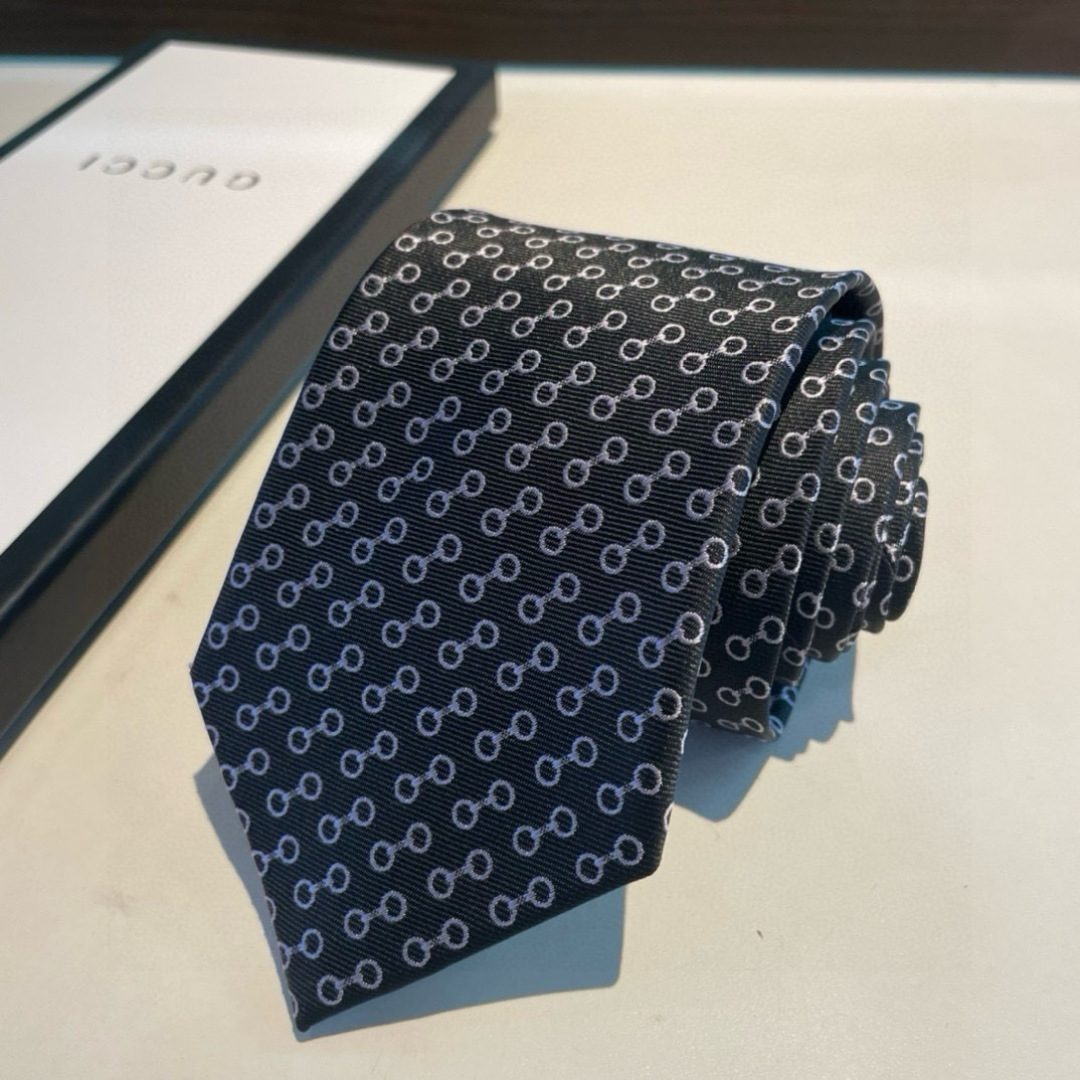 特价 G家专柜新款 男士领带👔👔，稀有采用经典小G LOGO提花展现精湛手工与时尚优雅的理想选择，这款领