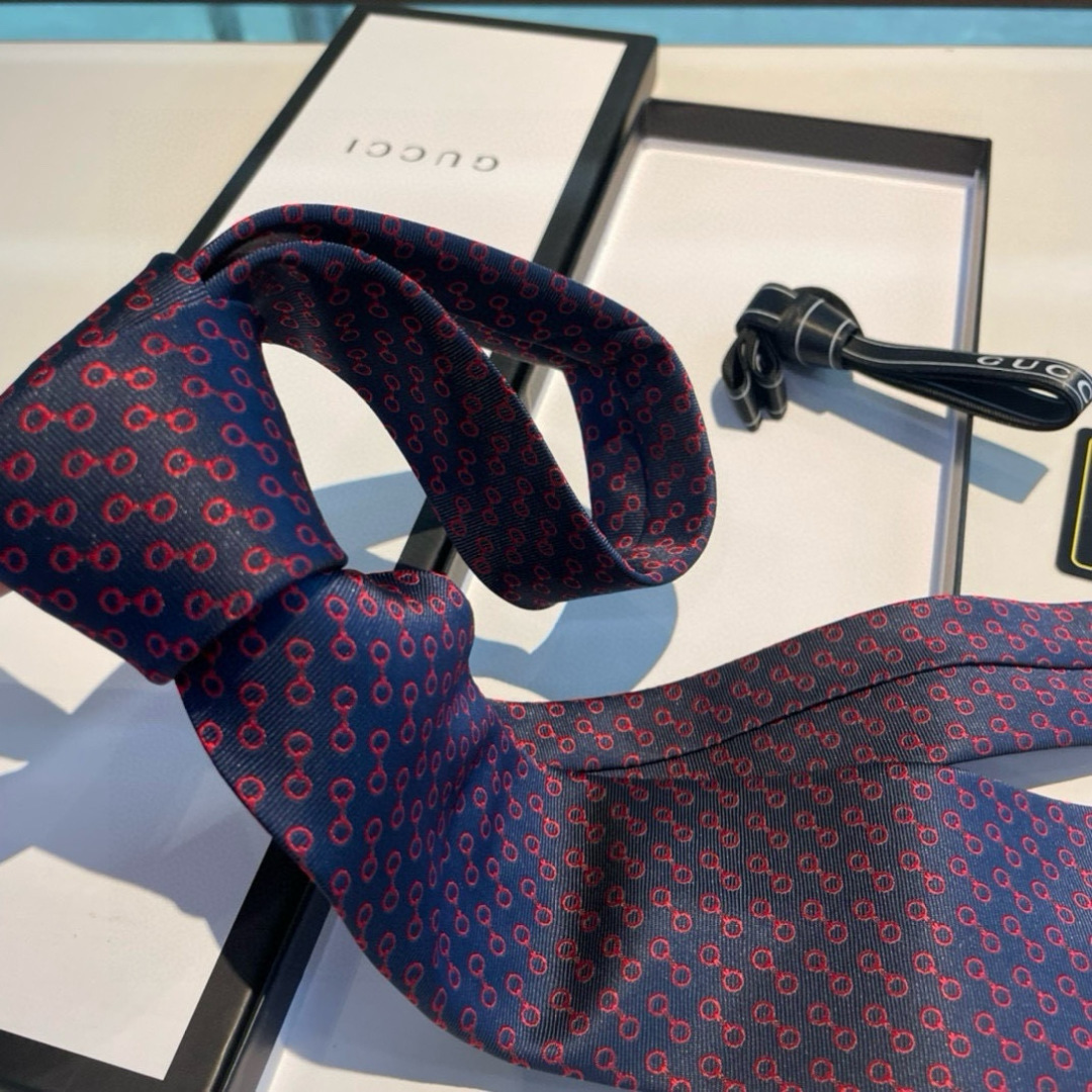 特价 G家专柜新款 男士领带👔👔，稀有采用经典小G LOGO提花展现精湛手工与时尚优雅的理想选择，这款领