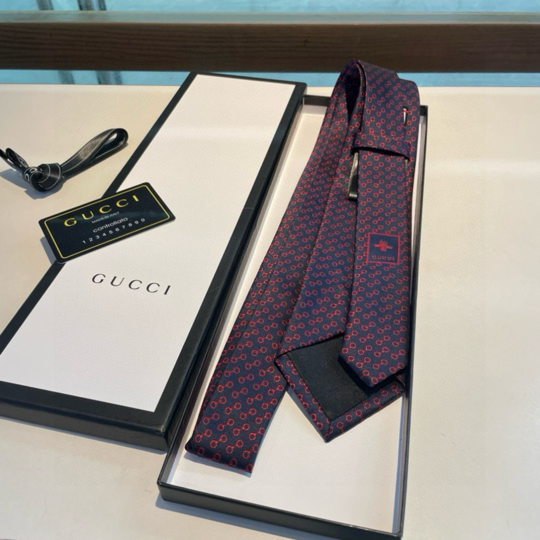 特价 G家专柜新款 男士领带👔👔，稀有采用经典小G LOGO提花展现精湛手工与时尚优雅的理想选择，这款领
