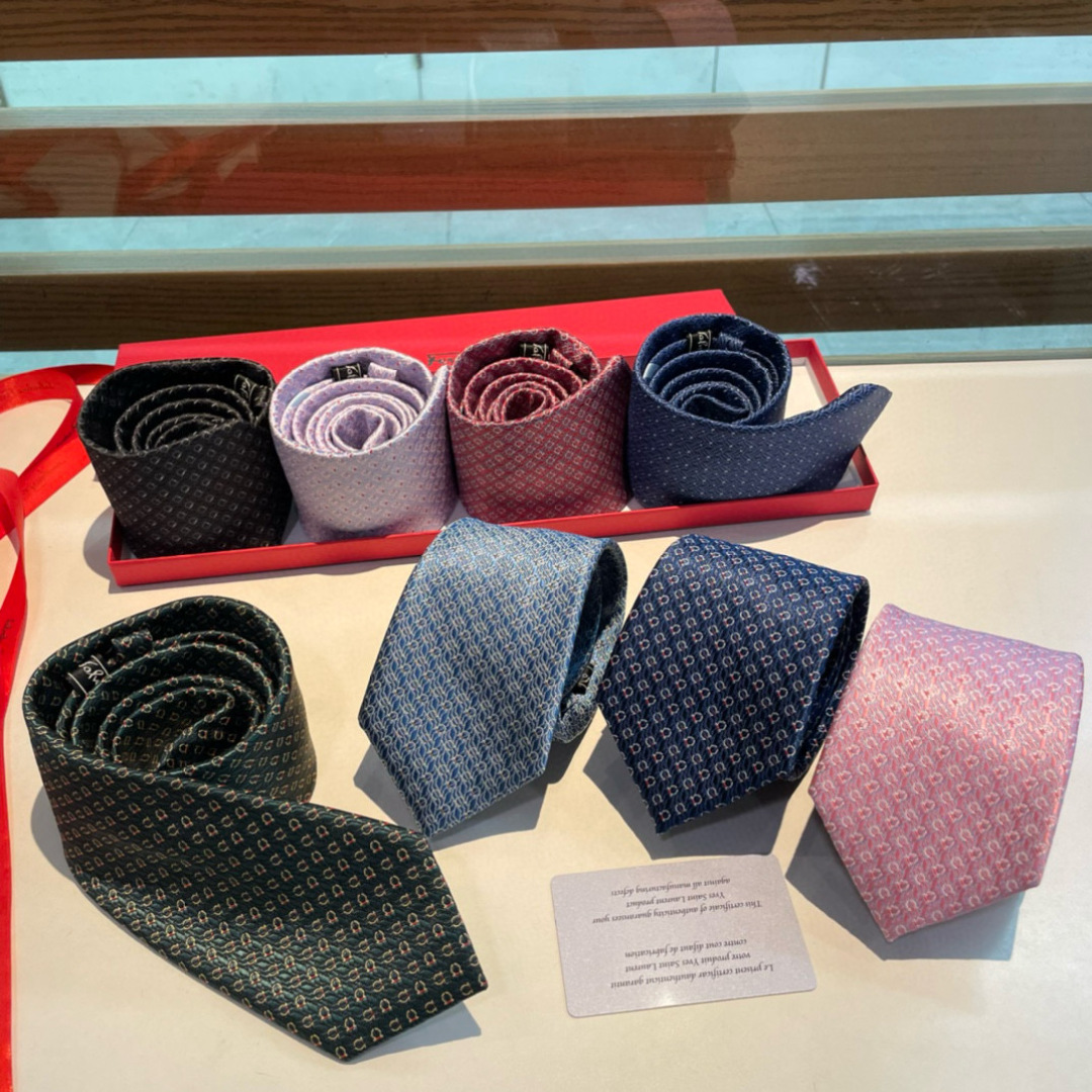 特价特价P 配包装 菲拉格慕男士新款领带系列👔👔，让男士可以充分展示自己个性。100%顶级斜纹真丝手工定