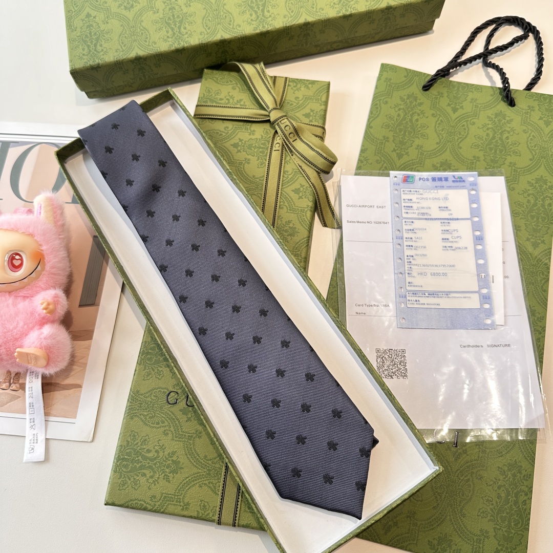 特价👏👏上新🥁🎉G家男士领带系列👔👔，稀有🐝🐝展现精湛手工与时尚优雅的理想选择，这款领带将标志性的主题动