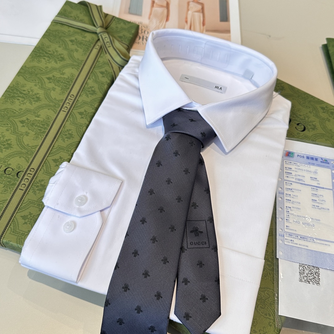 特价👏👏上新🥁🎉G家男士领带系列👔👔，稀有🐝🐝展现精湛手工与时尚优雅的理想选择，这款领带将标志性的主题动