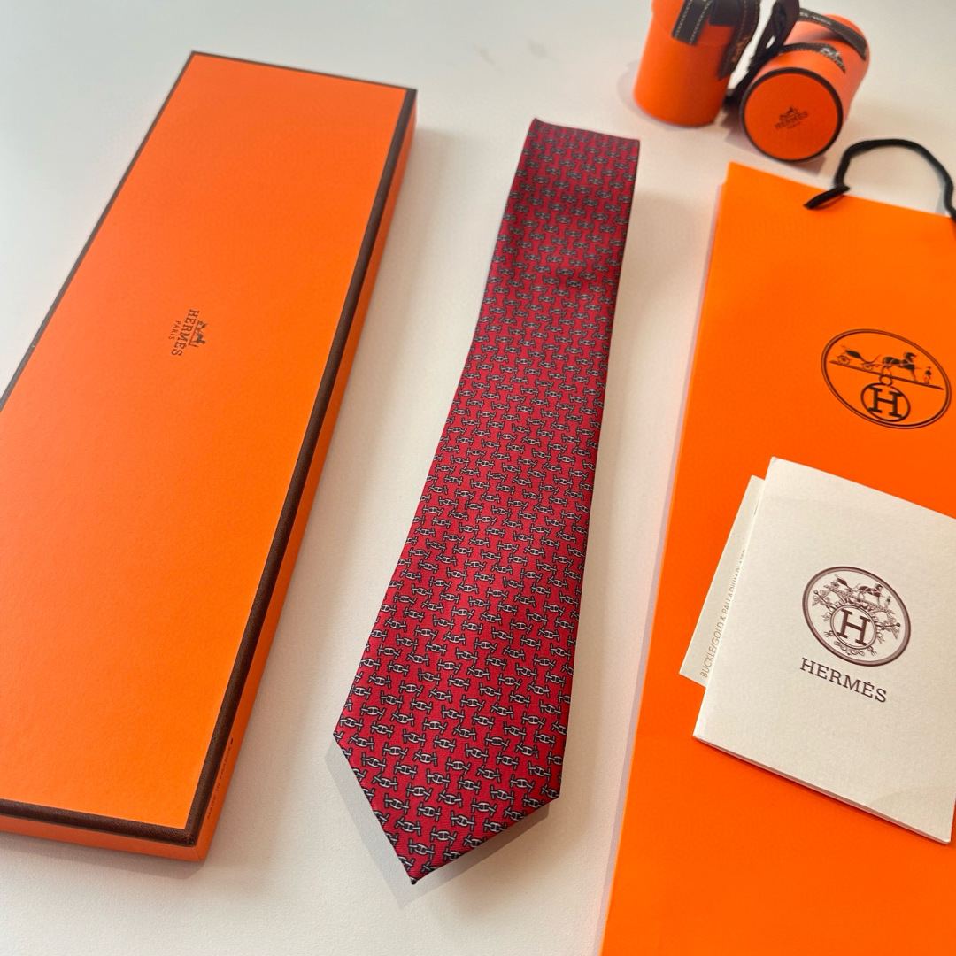 特价特 爱马仕男士新款领带系列👔👔，稀有H家每年都有一千条不同印花的领带面世，从最初的多以几何图案表现骑