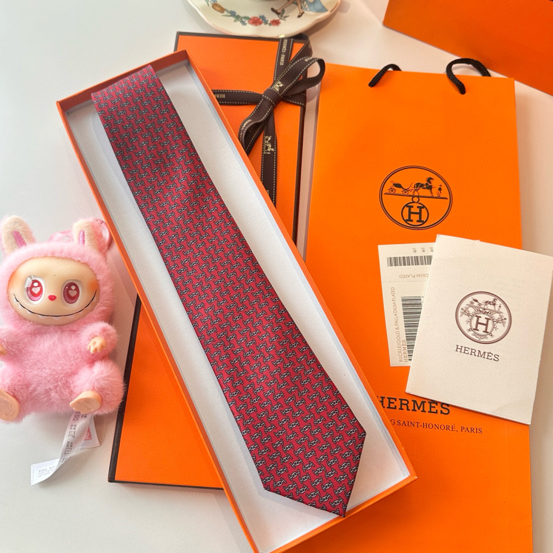 特价特 爱马仕男士新款领带系列👔👔，稀有H家每年都有一千条不同印花的领带面世，从最初的多以几何图案表现骑