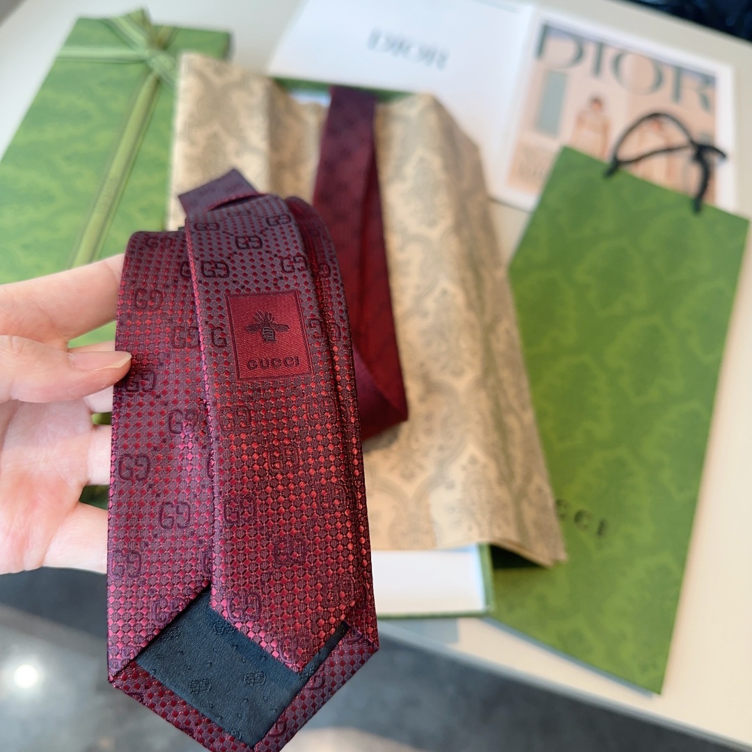 特价特价P G家专柜新款【GG标识印花领带】男士领带👔👔，稀有采用经典小G LOGO提花展现精湛手工与时